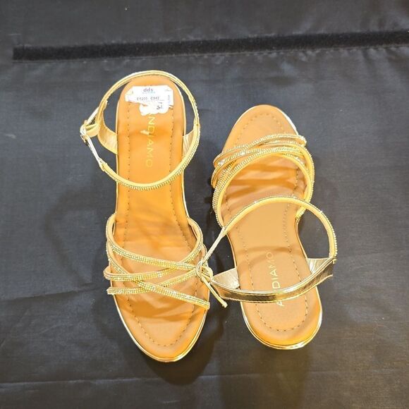 BRAND NEW ANDIAMO MULTI-STRAP RHINESTONE EMBELLISHMENTS OPEN-TOE WEDGE SANDAL - Picture 4 of 12